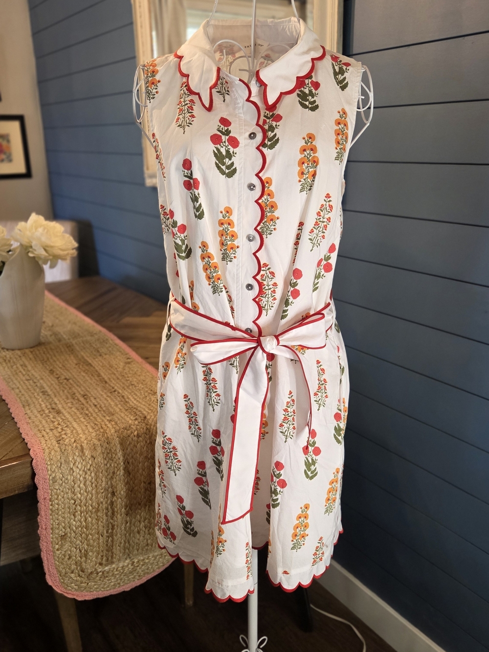 entro White Floral Tie-Waist Dress with Red and Orange Accents - Picture 4 of 10